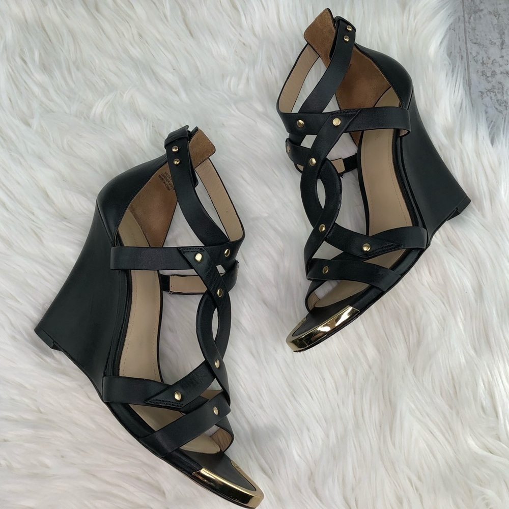 POUR LA VICTOIRE VALEN STUDDED STRAPPY WEDGE Size 9.5